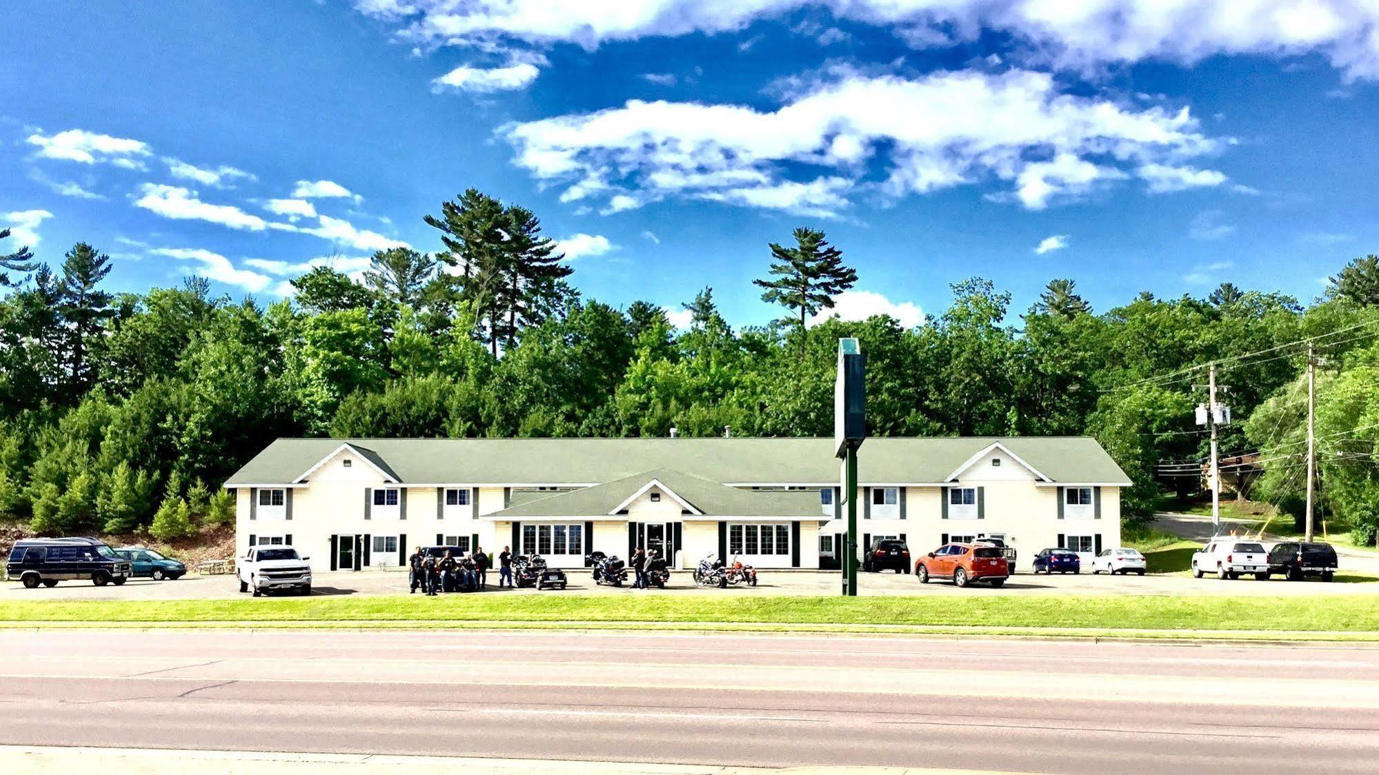 Mountain Host Motor Inn Iron Mountain Bagian luar foto